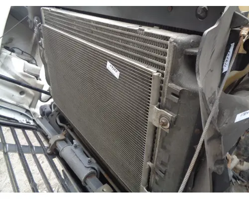 FREIGHTLINER Cascadia_40621 AC Condenser