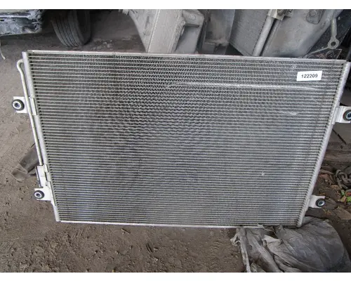 FREIGHTLINER Cascadia_40621 AC Condenser