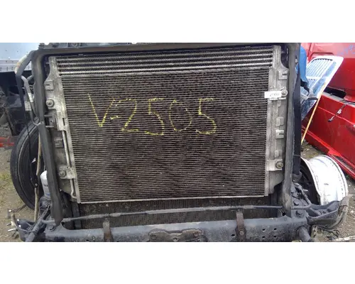 FREIGHTLINER Cascadia_40621 AC Condenser