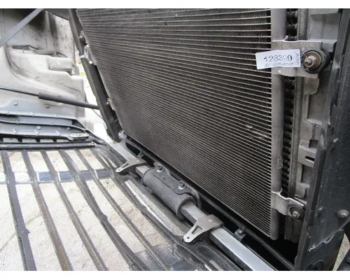FREIGHTLINER Cascadia_40621 AC Condenser