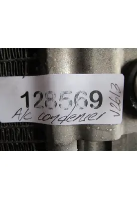 FREIGHTLINER Cascadia_40621 A/C Condenser