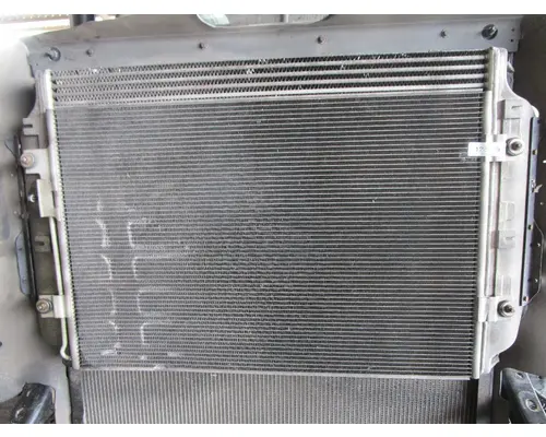 FREIGHTLINER Cascadia_40621 AC Condenser