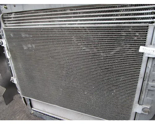 FREIGHTLINER Cascadia_40621 AC Condenser