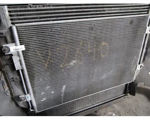 FREIGHTLINER Cascadia_40621 AC Condenser
