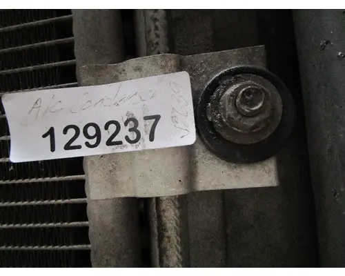 FREIGHTLINER Cascadia_40621 AC Condenser
