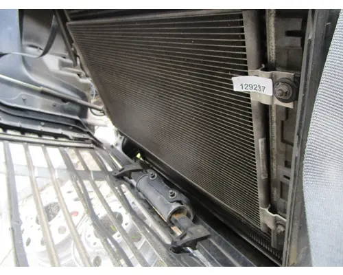 FREIGHTLINER Cascadia_40621 AC Condenser