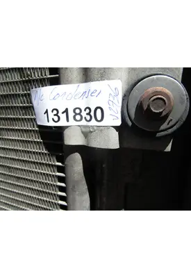 FREIGHTLINER Cascadia_40621 A/C Condenser