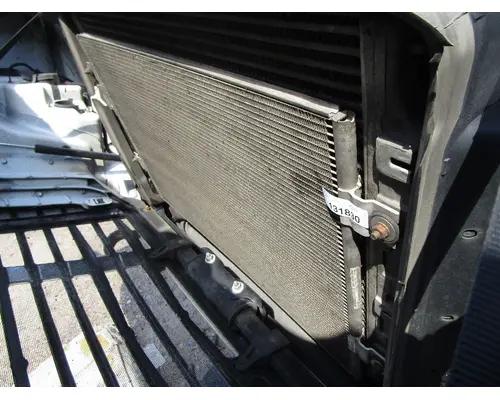 FREIGHTLINER Cascadia_40621 AC Condenser