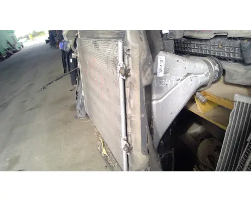 FREIGHTLINER Cascadia_42478 AC Condenser