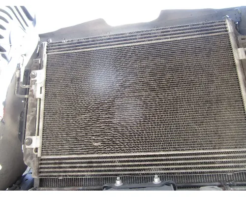 FREIGHTLINER Cascadia_42478 AC Condenser