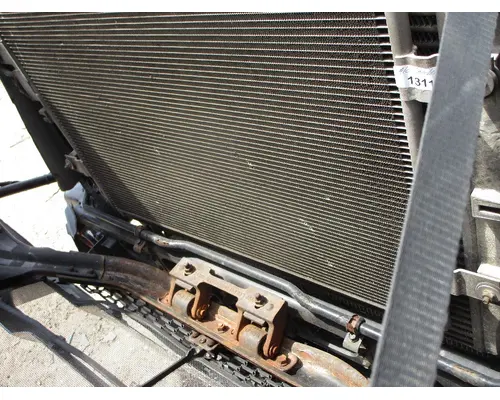 FREIGHTLINER Cascadia_9260118 AC Condenser