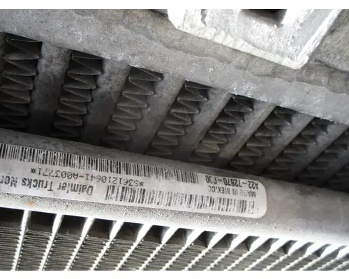 FREIGHTLINER Cascadia_9260118 AC Condenser