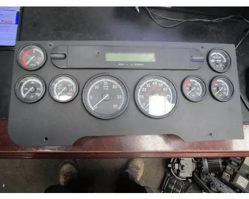 FREIGHTLINER Cascadia_A22-63126-001 Tachometer