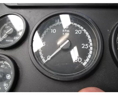 FREIGHTLINER Cascadia_A22-63126-001 Tachometer