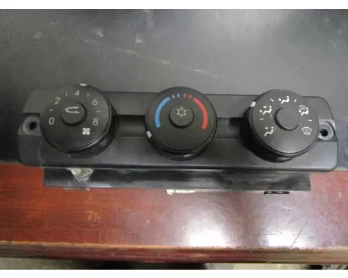 FREIGHTLINER Cascadia-Cab_A22-60645-101 AC Control