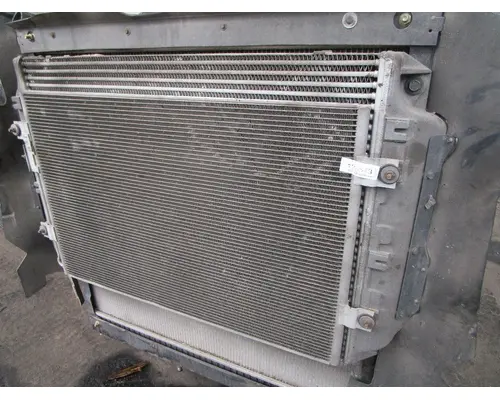 FREIGHTLINER Cascadia_FL6E ChargeAirCooler