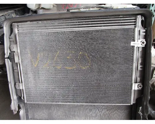 FREIGHTLINER Cascadia_FL6E ChargeAirCooler