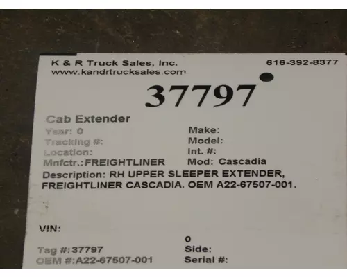 FREIGHTLINER Cascadia  Cab Extender 