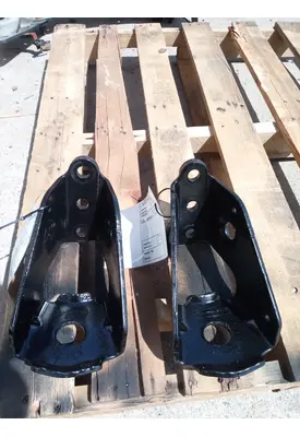 FREIGHTLINER Cascadia  Cab Shock Mount 118