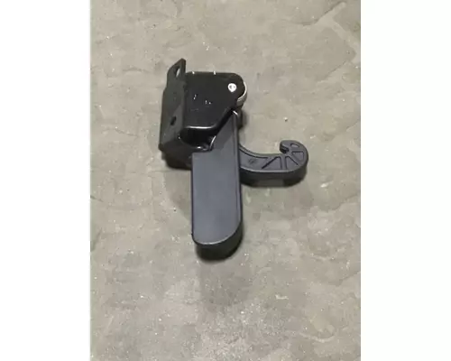 FREIGHTLINER Cascadia  Latches and Locks