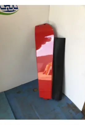 FREIGHTLINER Cascadia  Side Fairing