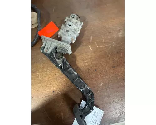 FREIGHTLINER Cascadia Accelerator Parts