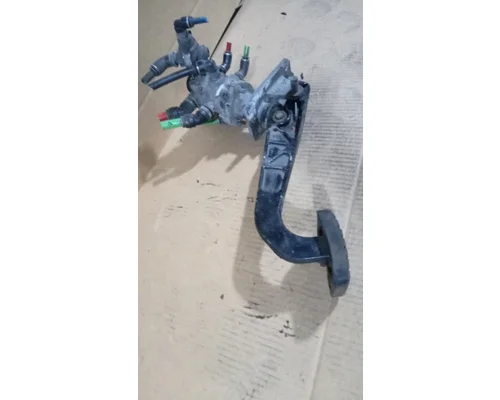 FREIGHTLINER Cascadia Accelerator Parts