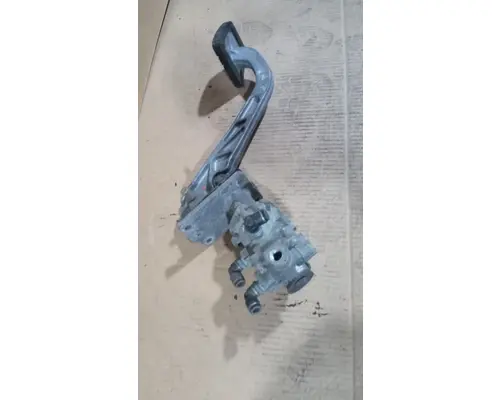 FREIGHTLINER Cascadia Accelerator Parts