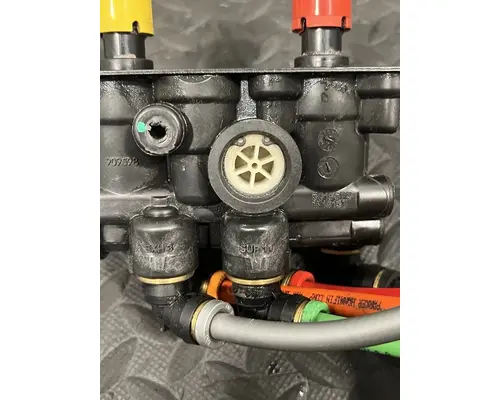 FREIGHTLINER Cascadia Air Brake Components