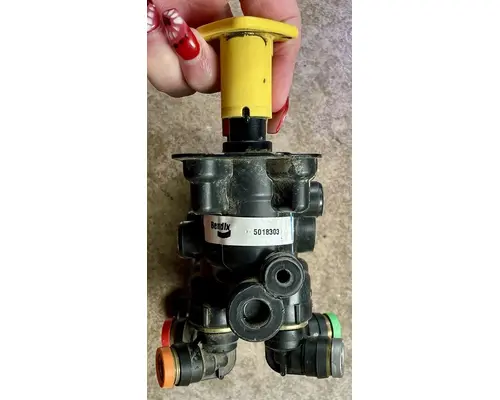 FREIGHTLINER Cascadia Air Brake Dash Valve