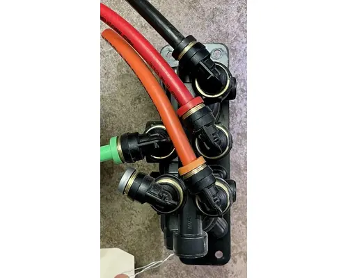 FREIGHTLINER Cascadia Air Brake Dash Valve
