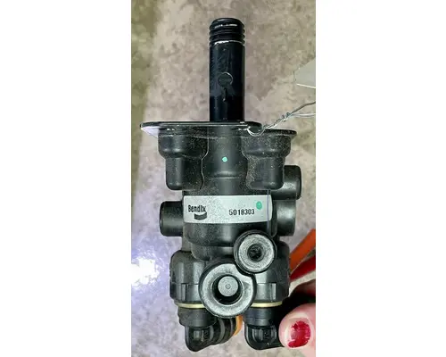 FREIGHTLINER Cascadia Air Brake Dash Valve