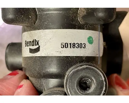 FREIGHTLINER Cascadia Air Brake Dash Valve