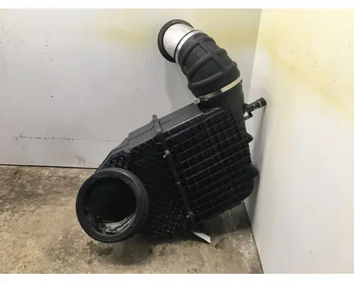 FREIGHTLINER Cascadia Air Cleaner