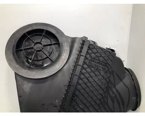 FREIGHTLINER Cascadia Air Cleaner