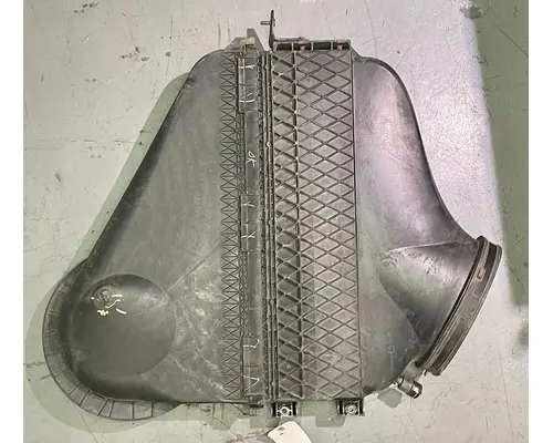 FREIGHTLINER Cascadia Air Cleaner