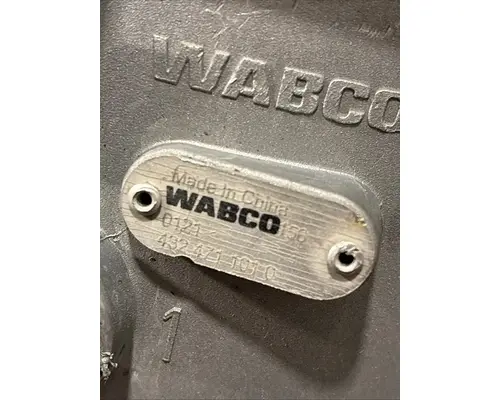 FREIGHTLINER Cascadia Air Dryer