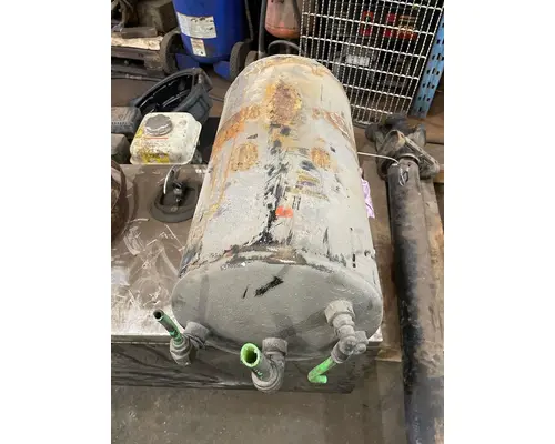 FREIGHTLINER Cascadia Air Tank