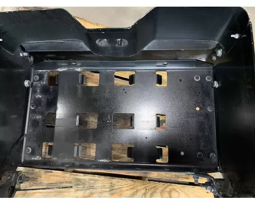 FREIGHTLINER Cascadia Battery Box