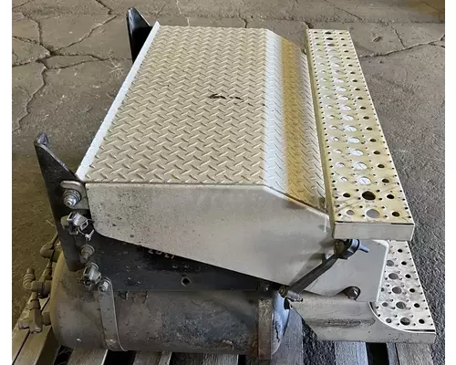 FREIGHTLINER Cascadia Battery Box