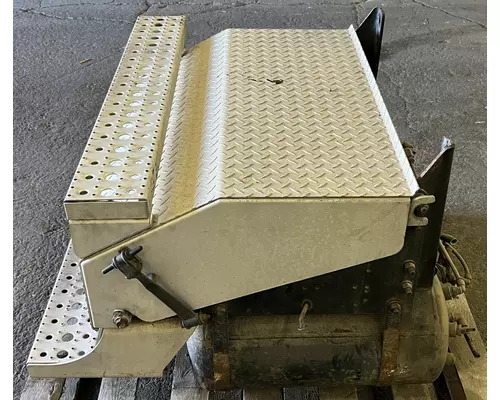 FREIGHTLINER Cascadia Battery Box