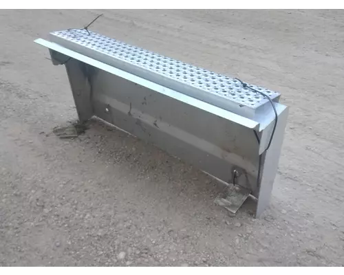 FREIGHTLINER Cascadia Battery Box