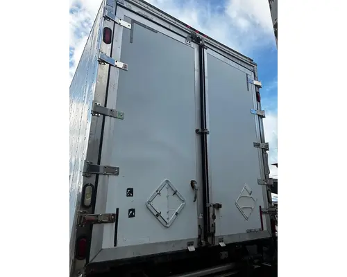 FREIGHTLINER Cascadia Box  Bed