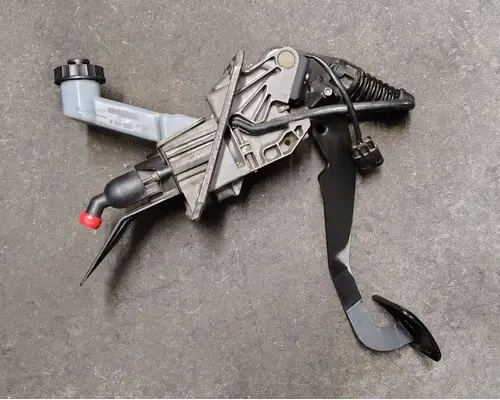 FREIGHTLINER Cascadia BrakeClutch Pedal Box