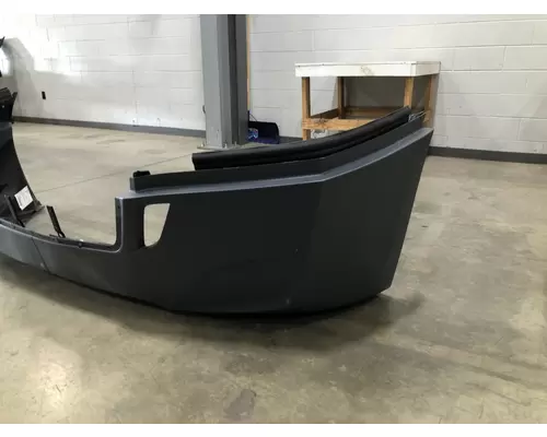 FREIGHTLINER Cascadia Bumper Assembly, Front