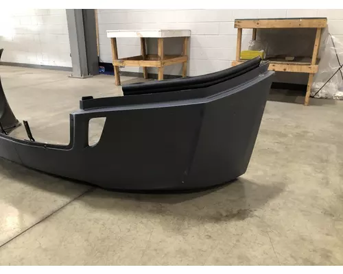 FREIGHTLINER Cascadia Bumper Assembly, Front