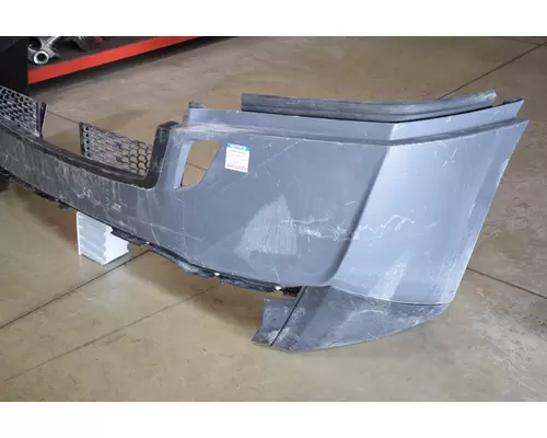 FREIGHTLINER Cascadia Bumper