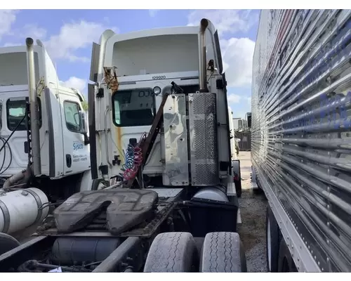 FREIGHTLINER Cascadia CAB CLIP