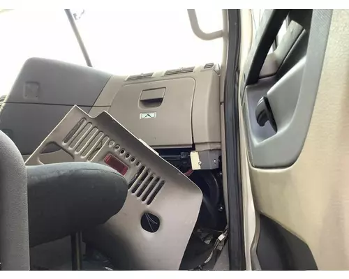 FREIGHTLINER Cascadia CAB CLIP