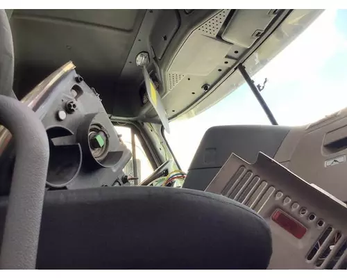 FREIGHTLINER Cascadia CAB CLIP